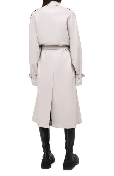 Кожаный тренч VETEMENTS светло-серого цвета по цене 499500 руб., арт. UAH21JA005 2401/W, фото 4 Кожаный тренч VETEMENTS, арт. UAH21JA005 2401/W, фото 4