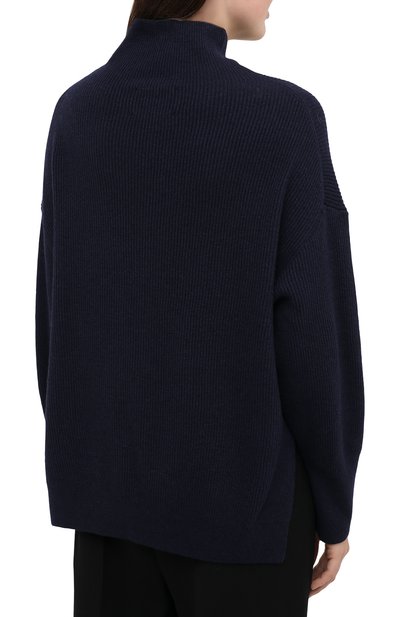 Пуловер NANUSHKA темно-синего цвета по цене 35650 руб., арт. PIPPA_NAVY_RECYCLED CASHMERE KNIT, фото 4 Пуловер NANUSHKA, арт. PIPPA_NAVY_RECYCLED CASHMERE KNIT, фото 4