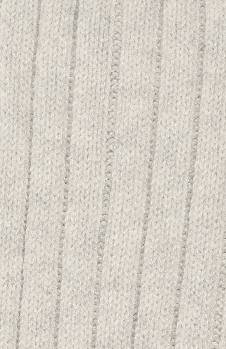 Женские кашемировые гольфы BRUNELLO CUCINELLI светло-серого цвета, арт. M12990009 | Фото 2 (Материал внешний: Шерсть, Кашемир; Нос: Не проставлено; Автоматизация состава: Проставлено)