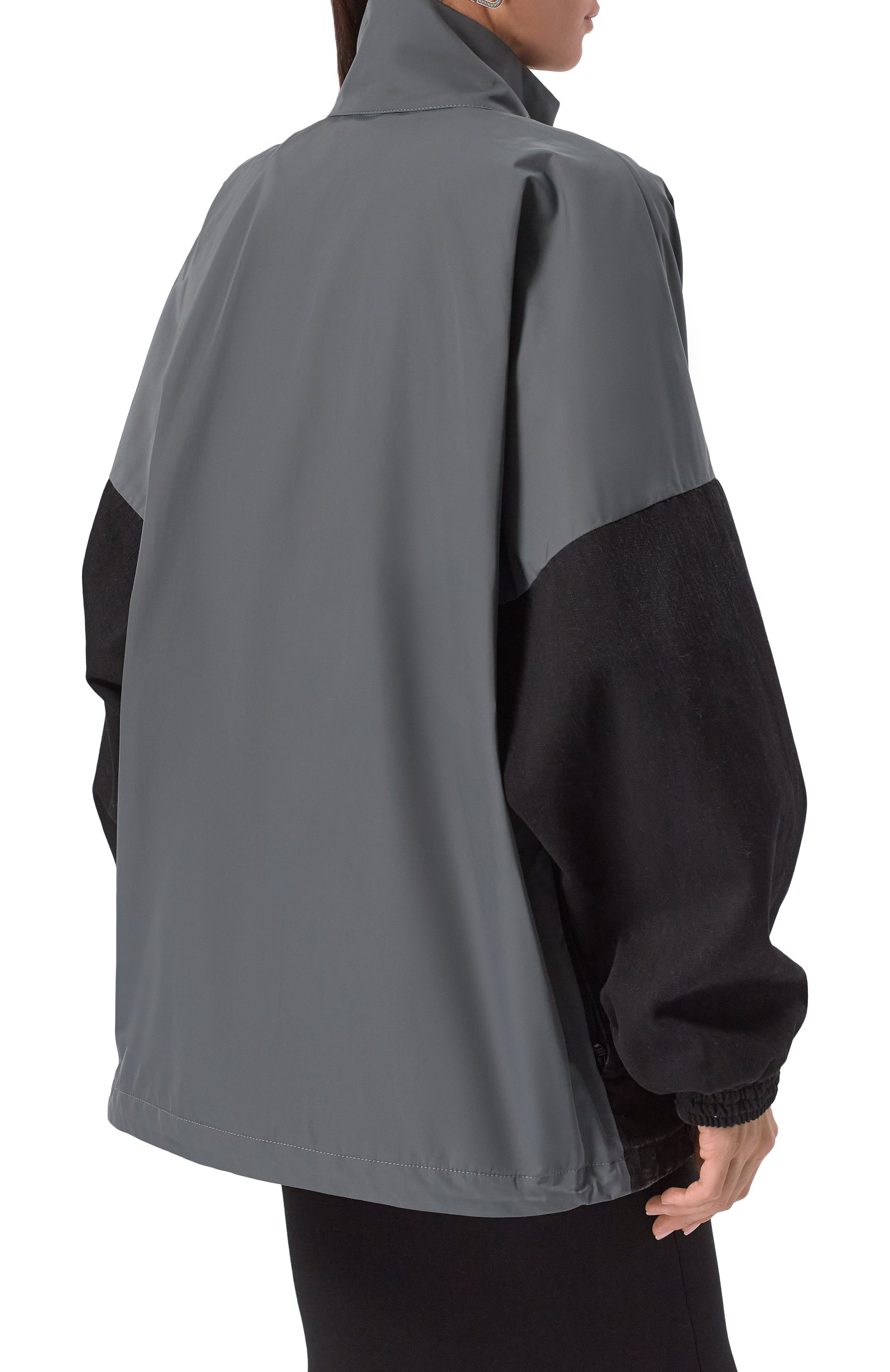 Комбинированная куртка BALENCIAGA черного цвета по цене 351500 руб., арт. 822843/TRW58, фото 4 Комбинированная куртка BALENCIAGA, арт. 822843/TRW58, фото 4