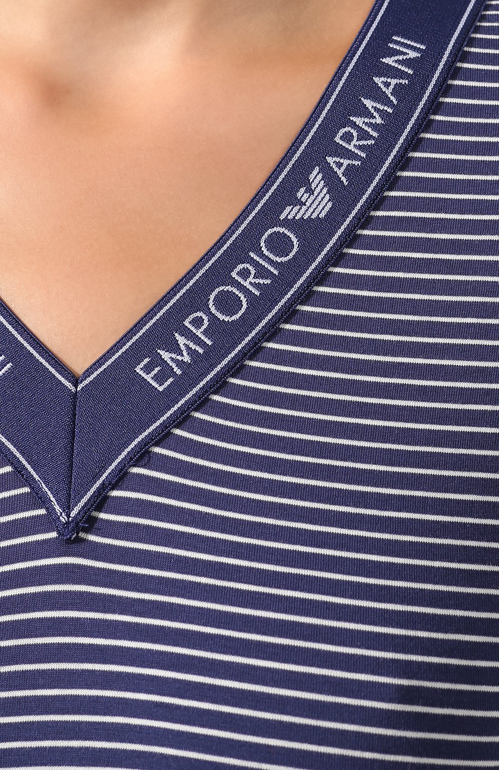 Хлопковый топ EMPORIO ARMANI синего цвета по цене 8995 руб., арт. 164317/0P219, фото 5 Хлопковый топ EMPORIO ARMANI, арт. 164317/0P219, фото 5