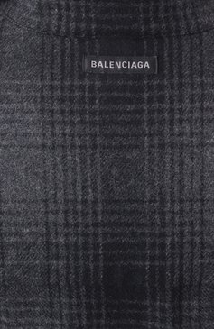 Мужская шерстяная рубашка BALENCIAGA темно-�серого цвета, арт. 725377/TRU17 | Фото 6 (Рукава: Длинные; Длина (для топов): Удлиненные; Материал внешний: Шерсть; Драгоценные камни: Проставлено; Материал сплава: Проставлено; Манжеты: На пуговицах; Случай: Повседневный; Воротник: Button down; Принт: Клетка; Стили: Гранж)