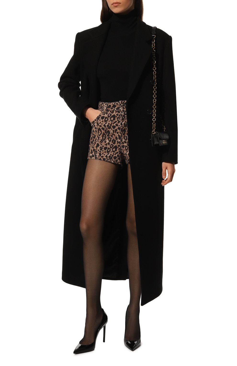 Джинсовые шорты VERSACE JEANS COUTURE леопардового цвета по цене 32950 руб., арт. 72HAB50M-72DP504 C MIX PRINT LE0 EVELYNE D STR BLA, фото 2 Джинсовые шорты VERSACE JEANS COUTURE, арт. 72HAB50M-72DP504 C MIX PRINT LE0 EVELYNE D STR BLA, фото 2