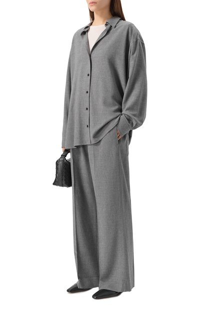 Брюки из вискозы и шерсти TOTEME серого цвета по цене 61650 руб., арт. 254-WRB0370-FB0016, фото 2 Брюки из вискозы и шерсти TOTEME, арт. 254-WRB0370-FB0016, фото 2