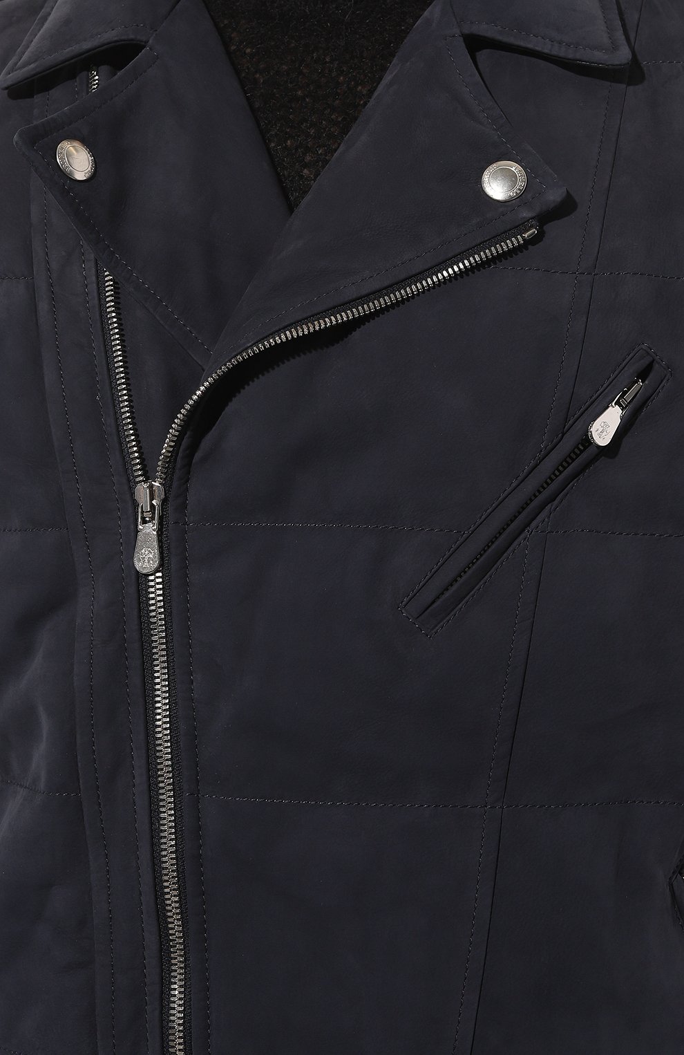 Жилет из нубука BRUNELLO CUCINELLI темно-синего цвета по цене 543000 руб., арт. MPLBY1923, фото 5 Жилет из нубука BRUNELLO CUCINELLI, арт. MPLBY1923, фото 5