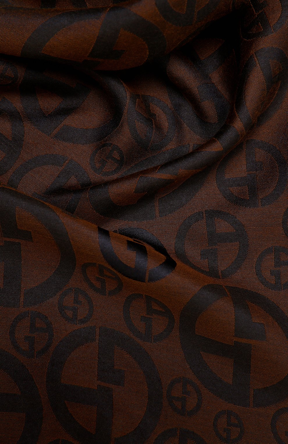 Шарф из вискозы и шелка GIORGIO ARMANI коричневого цвета по цене 42950 руб., арт. 745202/1A102, фото 2 Шарф из вискозы и шелка GIORGIO ARMANI, арт. 745202/1A102, фото 2
