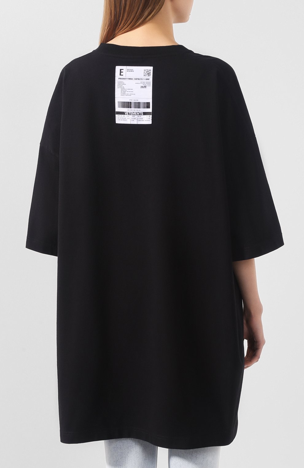 Футболка VETEMENTS черного цвета по цене 21150 руб., арт. SS20TR297 1621/W/BLACK/RED, фото 4 Футболка VETEMENTS, арт. SS20TR297 1621/W/BLACK/RED, фото 4