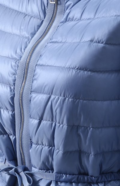 Приталенный стеганый пуховик с капюшоном MONCLER голубого цвета по цене 75400 руб., арт. D1-093-46908-99-53048, фото 5 Приталенный стеганый пуховик с капюшоном MONCLER, арт. D1-093-46908-99-53048, фото 5