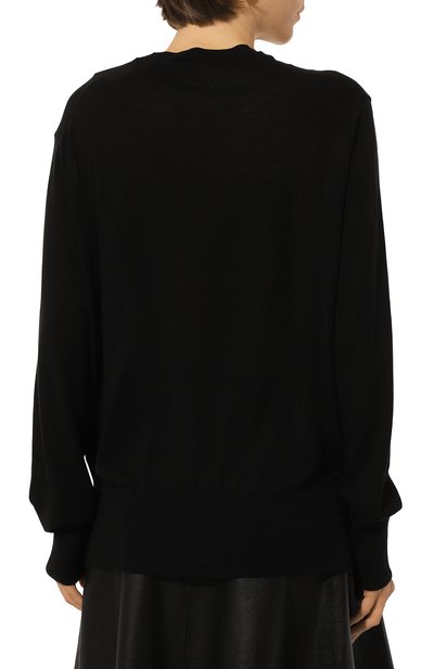 Пуловер из шелка и кашемира TOTEME черного цвета по цене 69100 руб., арт. 243-WRT0346-YA0084, фото 4 Пуловер из шелка и кашемира TOTEME, арт. 243-WRT0346-YA0084, фото 4