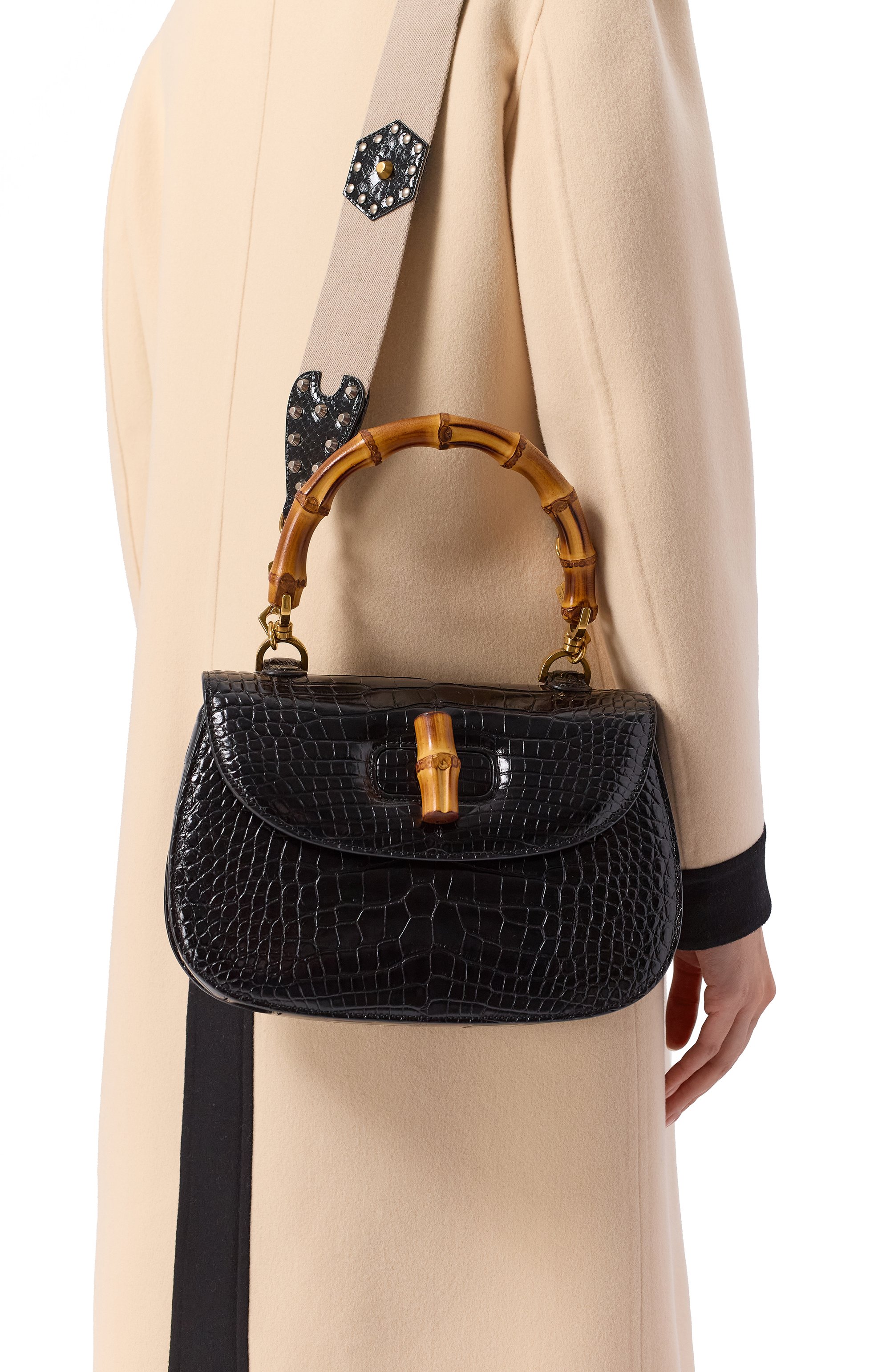 Сумка bamboo 1947 из кожи аллигатора GUCCI черного цвета по цене 4233600 руб., арт. 679632 E1KIX, фото 7 Сумка bamboo 1947 из кожи аллигатора GUCCI, арт. 679632 E1KIX, фото 7