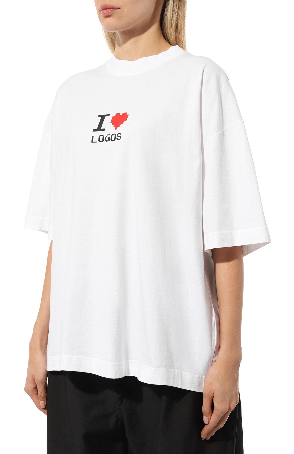 Хлопковая футболка VETEMENTS белого цвета по цене 68000 руб., арт. UA66TR695W, фото 3 Хлопковая футболка VETEMENTS, арт. UA66TR695W, фото 3