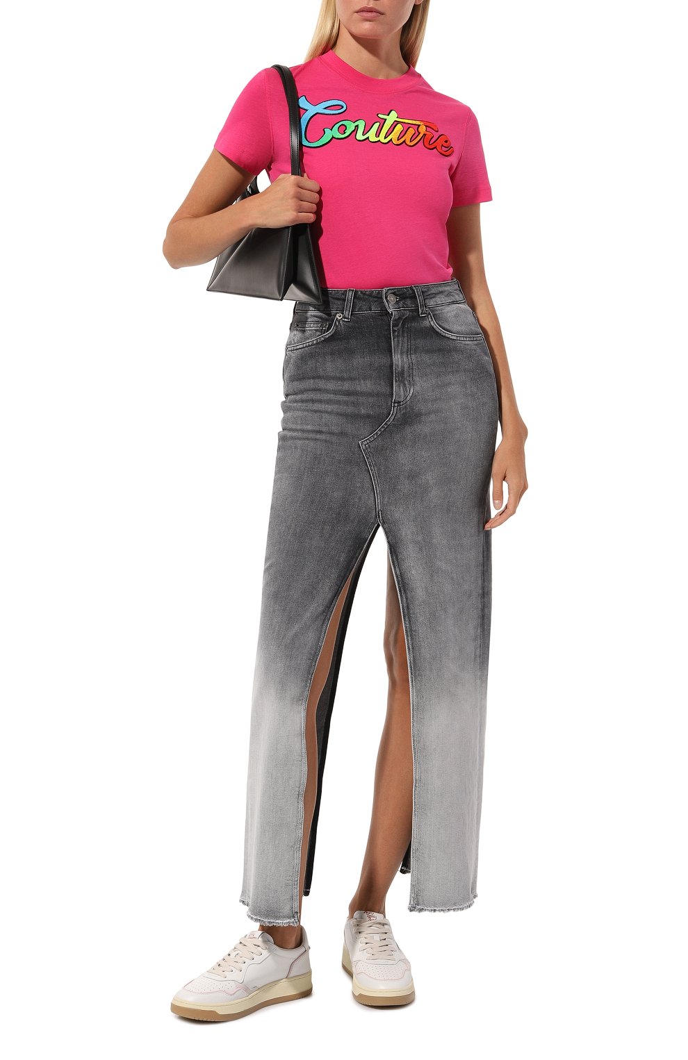 Хлопковая футболка VERSACE JEANS COUTURE фуксия цвета по цене 21400 руб., арт. 74HAHI06/CJ00I, фото 2 Хлопковая футболка VERSACE JEANS COUTURE, арт. 74HAHI06/CJ00I, фото 2