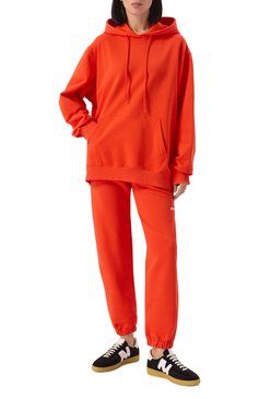 Женские хлопковые джоггеры MSGM красного цвета, арт. 3841MDP500/257000 | Фото 2 (Длина (брюки, джинсы): Стандартные; Материал внешний: Хлопок; Материал сплава: Проставлено; Драгоценные камни: Проставлено; Женское Кросс-КТ: Брюки-одежда, Джоггеры - брюки; Стили: Спорт-шик)