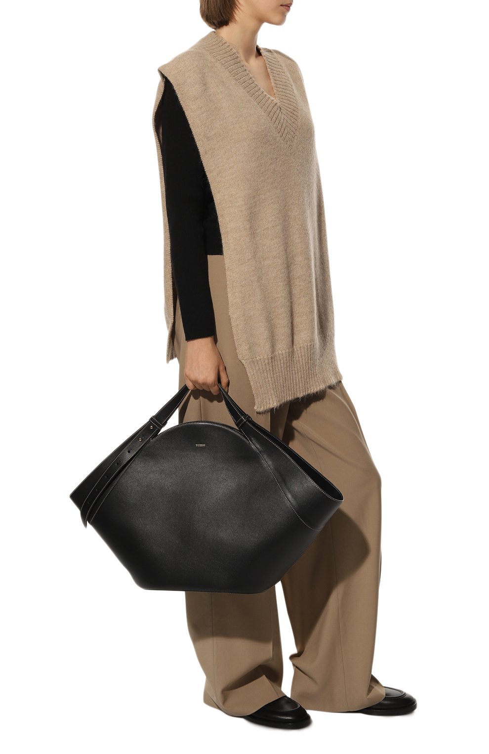 Сумка basket YUZEFI черного цвета по цене 99500 руб., арт. YUZSS20-BA-04, фото 7 Сумка basket YUZEFI, арт. YUZSS20-BA-04, фото 7