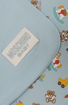 Детского хлопковое одеяло MOSCHINO голубого цвета, арт. M7B005/LCB50 | Фото 2 (Материал: Текстиль, Хлопок; Материал сплава: Проставлено; Нос: Не проставлено)