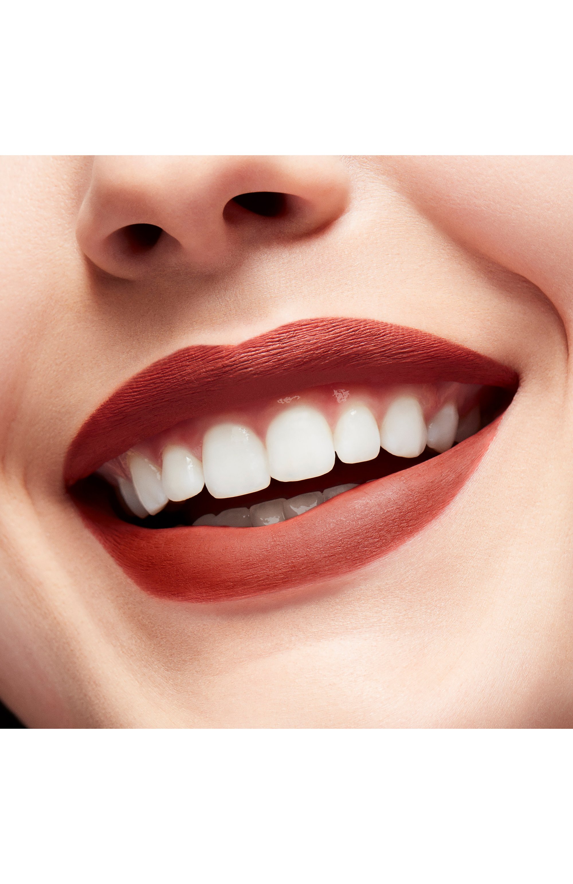 Жидкая помада locked kiss ink™, оттенок emphatic (4ml) MAC цвета по цене 3790 руб., арт. SRH9-10, фото 4 Жидкая помада locked kiss ink™, оттенок emphatic (4ml) MAC, арт. SRH9-10, фото 4