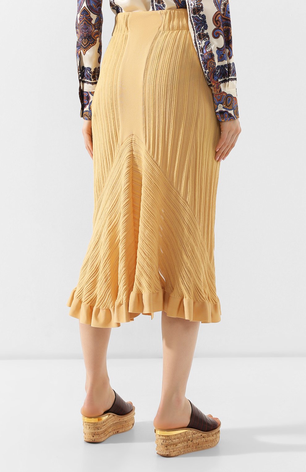 Юбка-миди CHLOÉ бежевого цвета по цене 153000 руб., арт. CHC19UMJ05550, фото 4 Юбка-миди CHLOÉ, арт. CHC19UMJ05550, фото 4