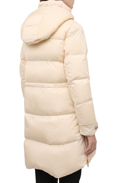 Пуховик WOOLRICH кремового цвета по цене 77150 руб., арт. CFWW0U0514FR/UT1148, фото 4 Пуховик WOOLRICH, арт. CFWW0U0514FR/UT1148, фото 4