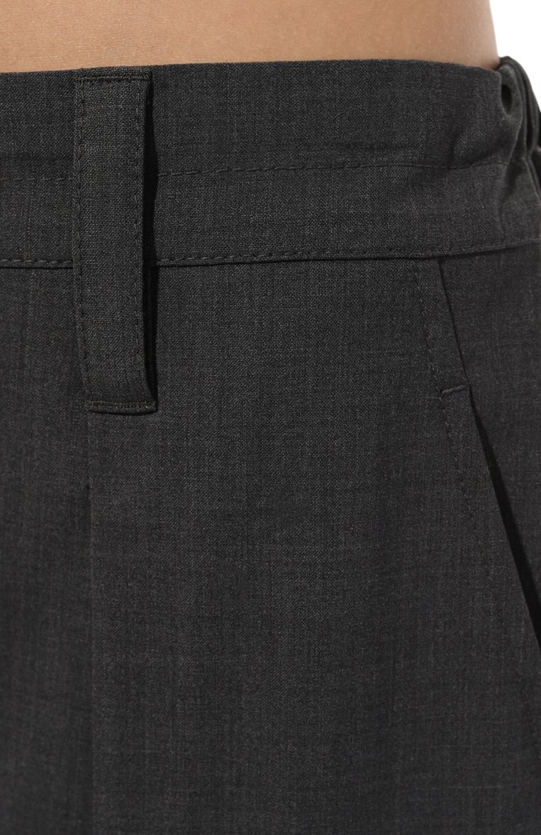 Женские шерстяные брюки BRUNELLO CUCINELLI темно-серого цвета, арт. MPW07P8312 | Фото 5 (Материал внешний: Шерсть; Длина (брюки, джинсы): Стандартные; Женское Кросс-КТ: Брюки-одежда; Силуэт Ж (брюки и джинсы): Прямые; Материал сплава: Проставлено; Драгоценные камни: Проставлено; Стили: Кэжуэл)