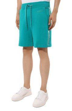 Мужские хлопковые шорты MOSCHINO бирюзового цвета, арт. A6703/9410 | Фото 3 (Длина Шорты М: До колена; Материал сплава: Проставлено; Драгоценные камни: Проставлено; Материал внешний: Хлопок; Случай: Повседневный; Принт: Без принта; Стили: Кэжуэл)