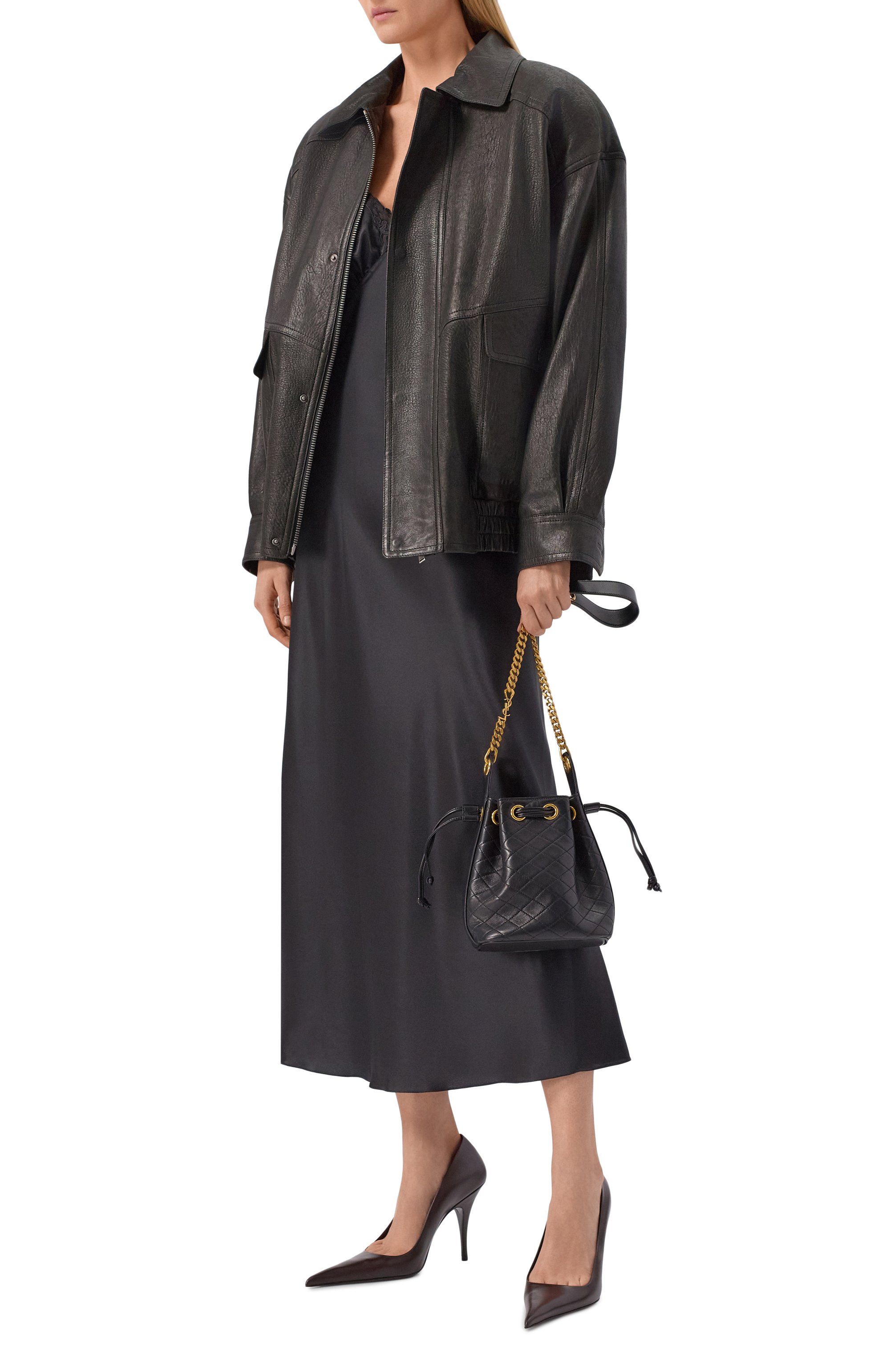 Сумка cassandre SAINT LAURENT черного цвета по цене 299500 руб., арт. 840886/1EL07, фото 3 Сумка cassandre SAINT LAURENT, арт. 840886/1EL07, фото 3