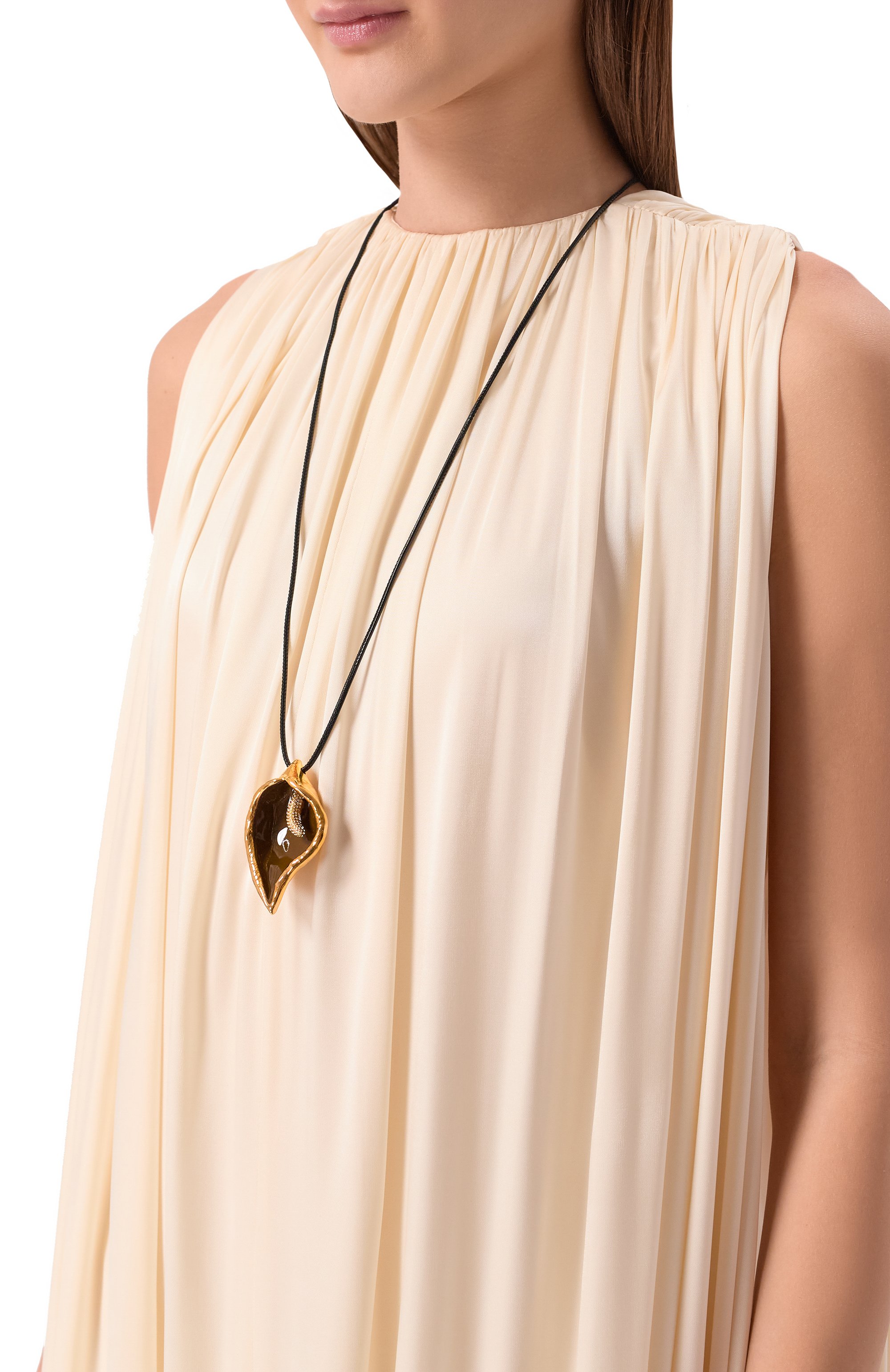 Кулон NINA RICCI хаки цвета по цене 78650 руб., арт. 26PBB0205/MET027, фото 2 Кулон NINA RICCI, арт. 26PBB0205/MET027, фото 2