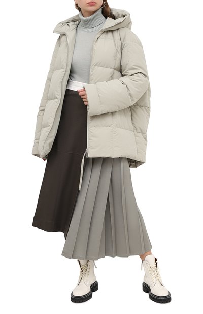 Пуховик JIL SANDER светло-зеленого цвета по цене 175000 руб., арт. JPPR441694-WR440900, фото 2 Пуховик JIL SANDER, арт. JPPR441694-WR440900, фото 2