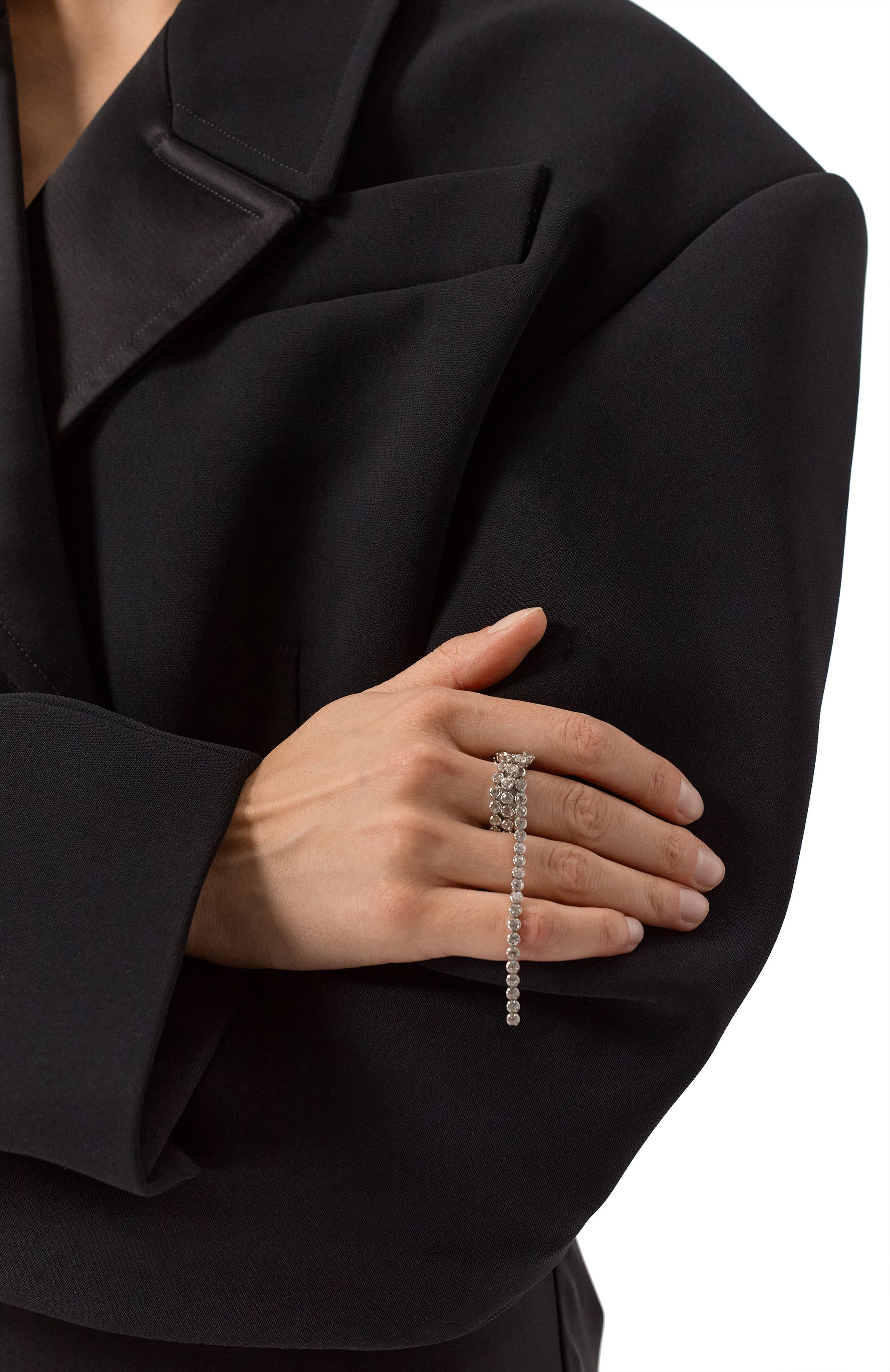 Кольцо DRIES VAN NOTEN серебряного цвета по цене 54450 руб., арт. 242-018248-063, фото 2 Кольцо DRIES VAN NOTEN, арт. 242-018248-063, фото 2