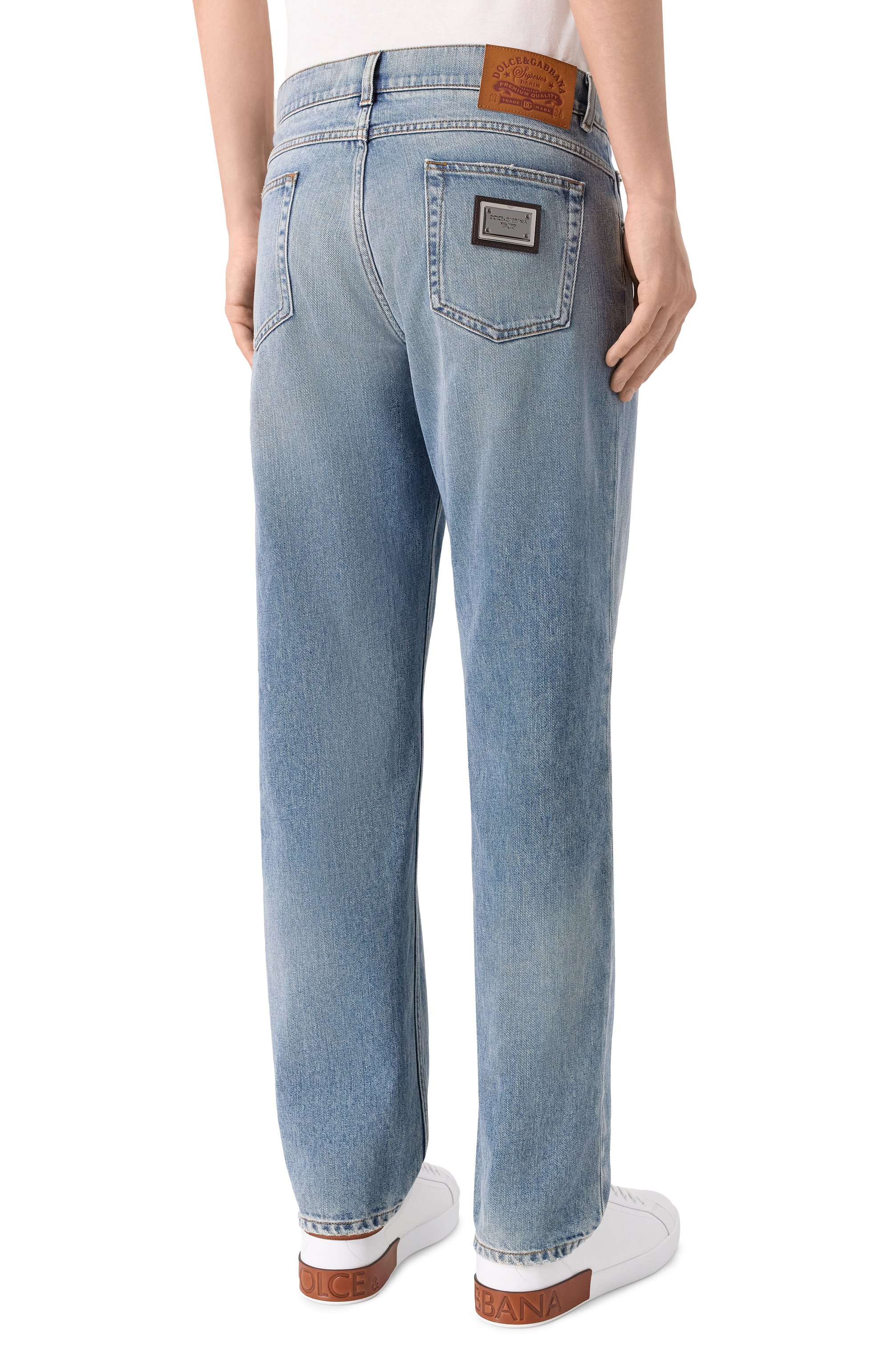 Джинсы luxury DOLCE & GABBANA голубого цвета по цене 98950 руб., арт. GYQFCD/G80V8, фото 4 Джинсы luxury DOLCE & GABBANA, арт. GYQFCD/G80V8, фото 4