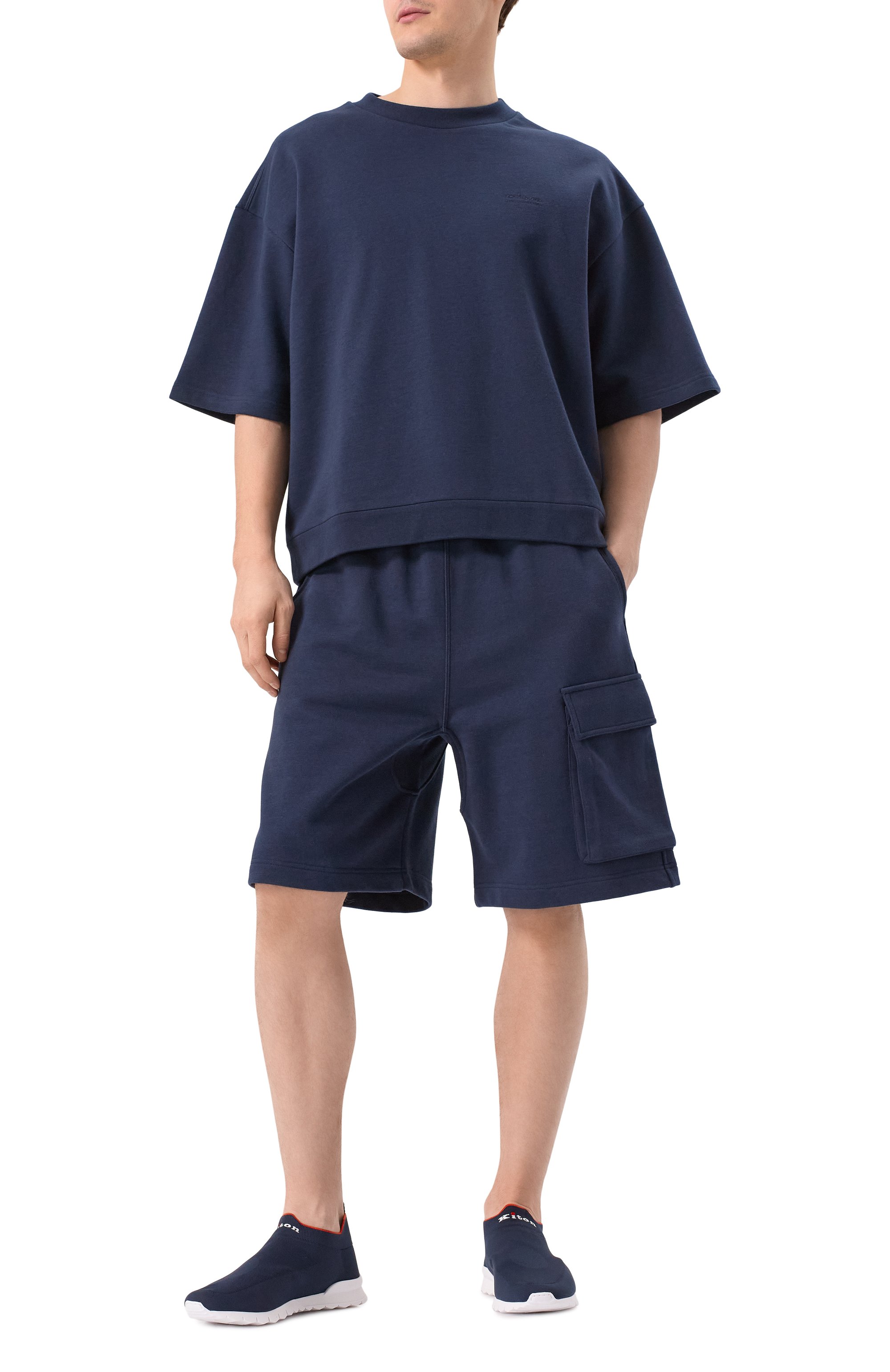 Хлопковая футболка KITON темно-синего цвета по цене 79950 руб., арт. UMM063101, фото 2 Хлопковая футболка KITON, арт. UMM063101, фото 2