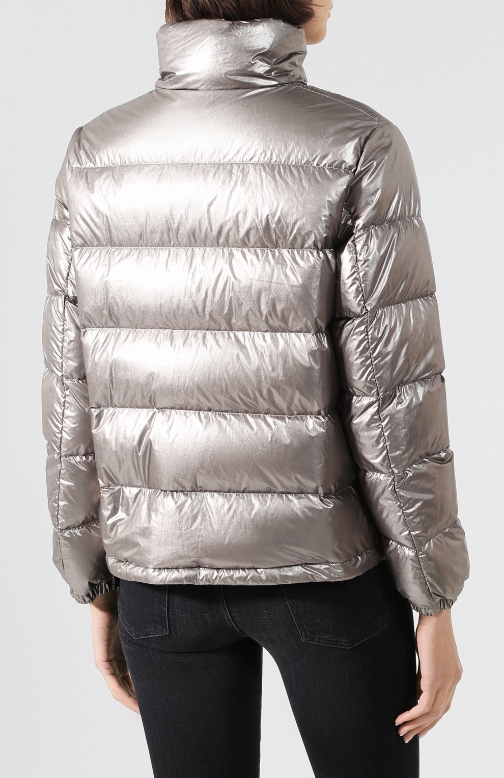 Пуховик MONCLER серебряного цвета по цене 71200 руб., арт. F1-093-1A520-00-C0437, фото 4 Пуховик MONCLER, арт. F1-093-1A520-00-C0437, фото 4