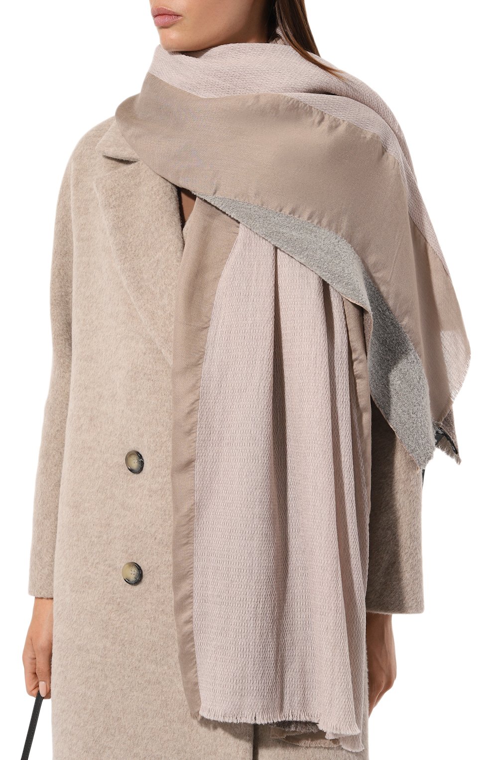 Шарф из шерсти и вискозы GIORGIO ARMANI бежевого цвета по цене 53600 руб., арт. 795216/3F128, фото 3 Шарф из шерсти и вискозы GIORGIO ARMANI, арт. 795216/3F128, фото 3