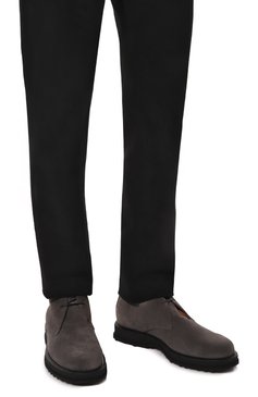 Мужские замшевые дезерты KITON серого цвета, арт. USSA212N0110804 | Фото 3 (Региональные ограничения белый список (Axapta Mercury): Не проставлено; Нос: Не проставлено; Мужское Кросс-КТ: Дезерты-обувь; Материал внешний: Замша, Натуральная кожа; Материал утеплителя: Без утеплителя; Материал внутренний: Натуральная кожа; Подошва: Плоская)