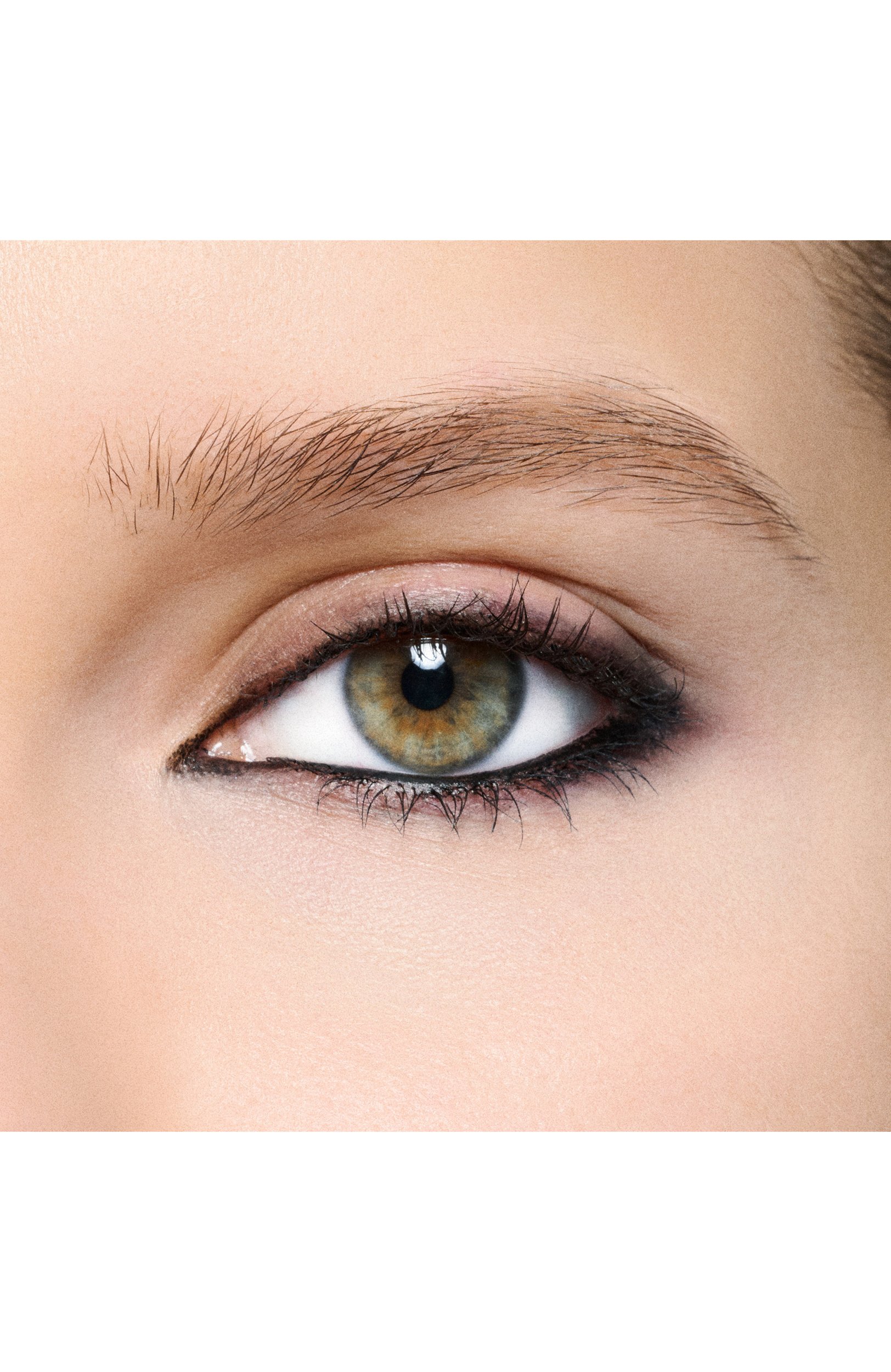 Карандаш-каял для глаз kajal excess longwear smoky eye liner, оттенок pitch (1,2g) MAC цвета по цене 2850 руб., арт. SB71-16, фото 4 Карандаш-каял для глаз kajal excess longwear smoky eye liner, оттенок pitch (1,2g) MAC, арт. SB71-16, фото 4