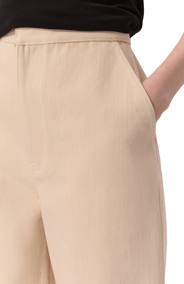 Женские джинсы JIL SANDER кремового цвета, арт. J02KA0267/J45257 | Фото 5 (Драгоценные камни: Проставлено; Длина (брюки, джинсы): Стандартные; Материал внешний: Хлопок, Деним; Материал сплава: Проставлено; Стили: Кэжуэл; Силуэт Ж (брюки и джинсы): Прямые; Кросс-КТ: Деним)