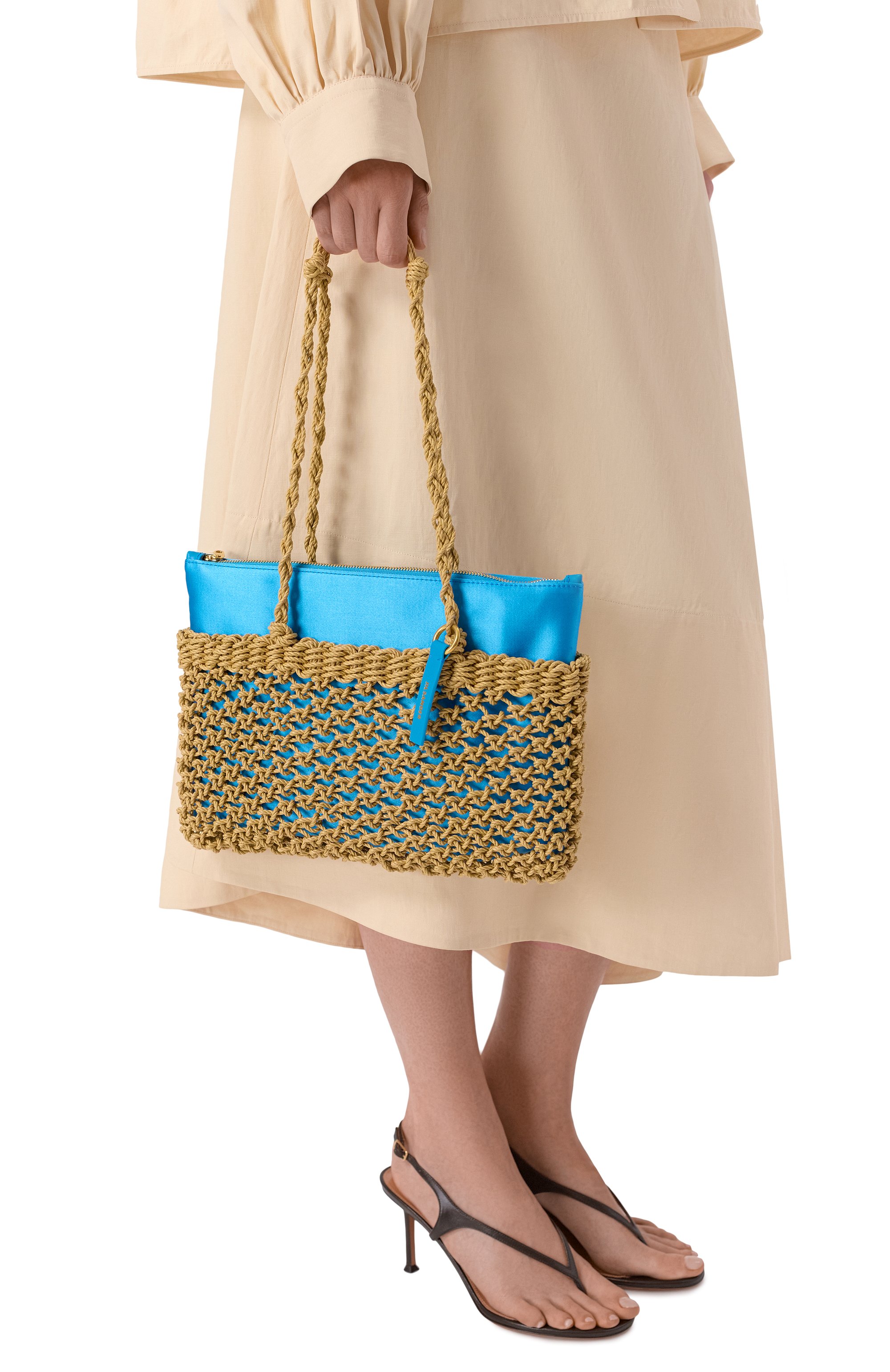 Сумка tangle JIL SANDER голубого цвета по цене 278500 руб., арт. J07ZH0069/P9340/P, фото 2 Сумка tangle JIL SANDER, арт. J07ZH0069/P9340/P, фото 2