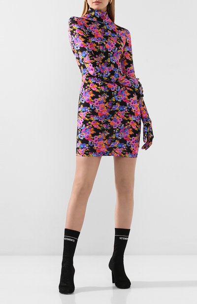 Платье VETEMENTS разноцветного цвета по цене 94900 руб., арт. WAH21DR094 2606/CAMELIA, фото 2 Платье VETEMENTS, арт. WAH21DR094 2606/CAMELIA, фото 2