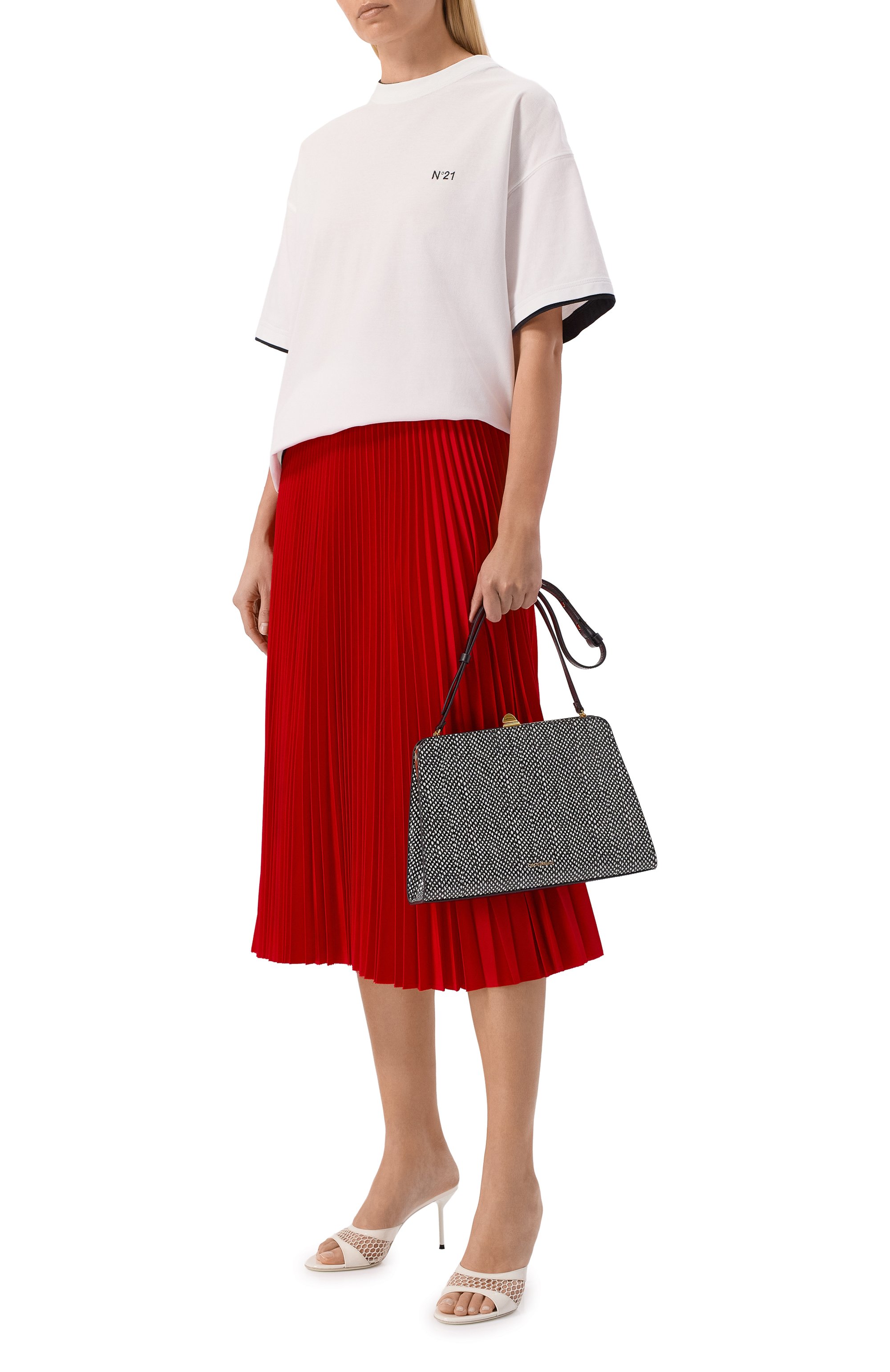 Сумка liv COCCINELLE черно-белого цвета по цене 41475 руб., арт. E1 UR9 12 01 01, фото 7 Сумка liv COCCINELLE, арт. E1 UR9 12 01 01, фото 7