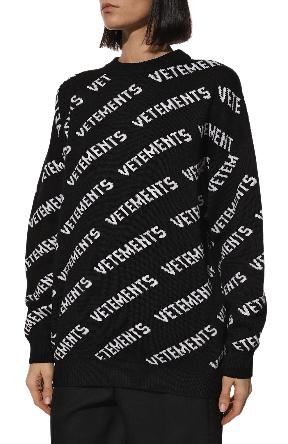 Шерстяной свитер VETEMENTS черного цвета по цене 126500 руб., арт. UA53KN300B 2901/W, фото 3 Шерстяной свитер VETEMENTS, арт. UA53KN300B 2901/W, фото 3