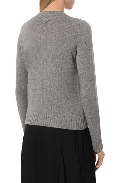 Кашемировый кардиган PRADA серого цвета по цене 125000 руб., арт. P25H61-643-F0031-202, фото 4 Кашемировый кардиган PRADA, арт. P25H61-643-F0031-202, фото 4