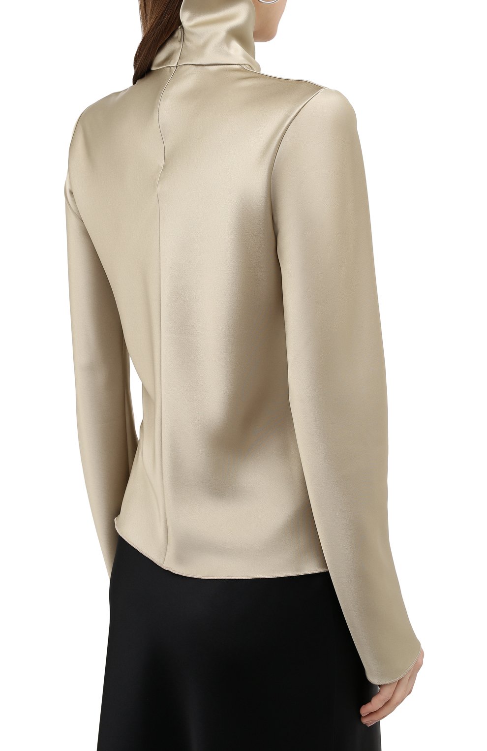 Блузка NANUSHKA бежевого цвета по цене 42550 руб., арт. EVA_SAGE_SLIP SATIN, фото 4 Блузка NANUSHKA, арт. EVA_SAGE_SLIP SATIN, фото 4