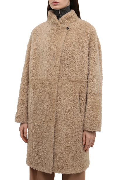 Шуба из овчины WINDSOR бежевого цвета по цене 248000 руб., арт. 52 DL612 10010501, фото 3 Шуба из овчины WINDSOR, арт. 52 DL612 10010501, фото 3