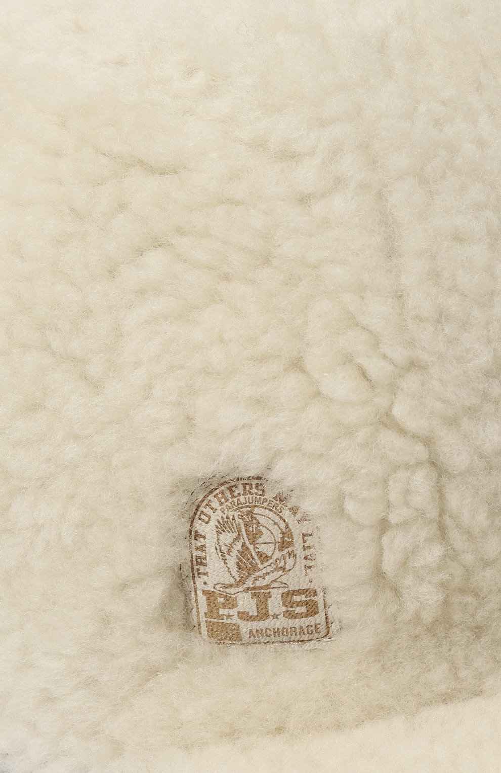 Бейсболка из овчины PARAJUMPERS кремового цвета по цене 22500 руб., арт. PAACHA55, фото 4 Бейсболка из овчины PARAJUMPERS, арт. PAACHA55, фото 4