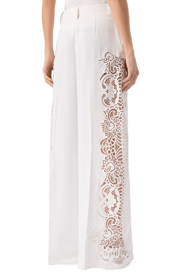Женские брюки ZUHAIR MURAD белого цвета, арт. RTR25355/MAPL002 | Фото 4 (Материал внешний: Синтетический материал; Стили: Кэжуэл; Женское Кросс-КТ: Брюки-одежда; Кросс-КТ: костюм; Силуэт Ж (брюки и джинсы): Широкие; Длина (брюки, джинсы): Стандартные; Автоматизация состава: Проставлено; Автоматизация ТО: Проставлено)