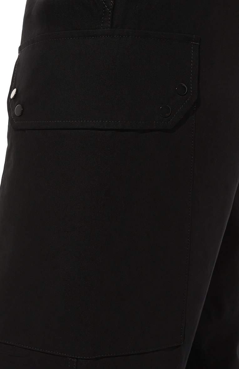 Мужские брюки TEN C черного цвета, арт. 23CTCUP04206 006626 | Фото 5 (Длина (брюки, джинсы): Стандартные; Случай: Повседневный; Стили: Гранж; Материал сплава: Проставлено; Материал внешний: Хлопок; Драгоценные камни: Проставлено)