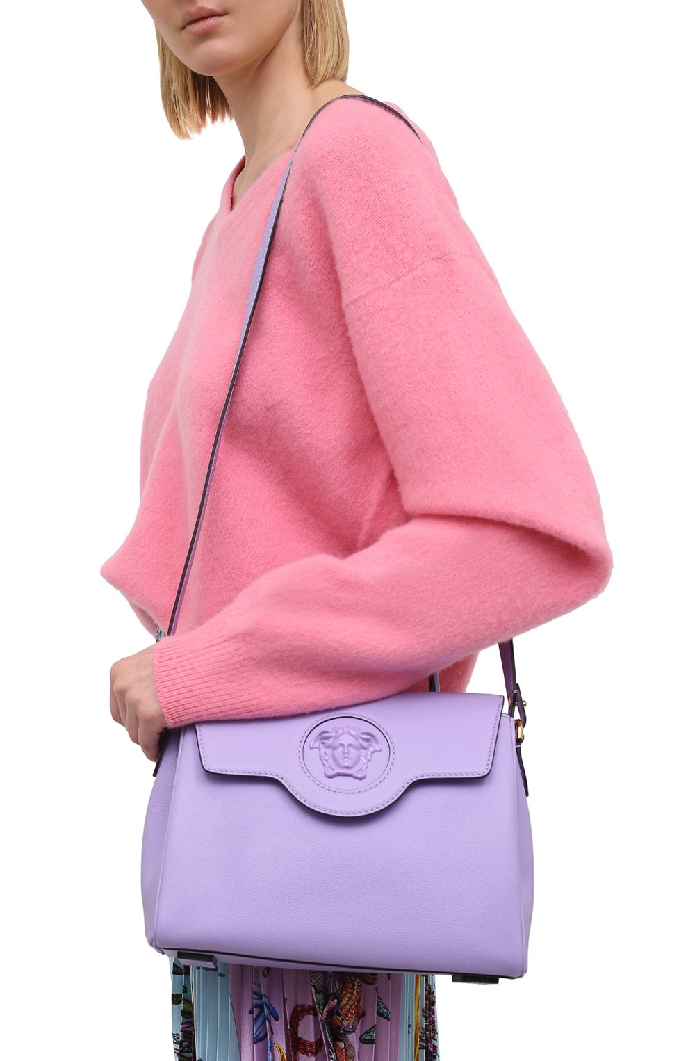 Сумка la medusa medium VERSACE сиреневого цвета по цене 318000 руб., арт. DBFI039/DVIT2T, фото 6 Сумка la medusa medium VERSACE, арт. DBFI039/DVIT2T, фото 6