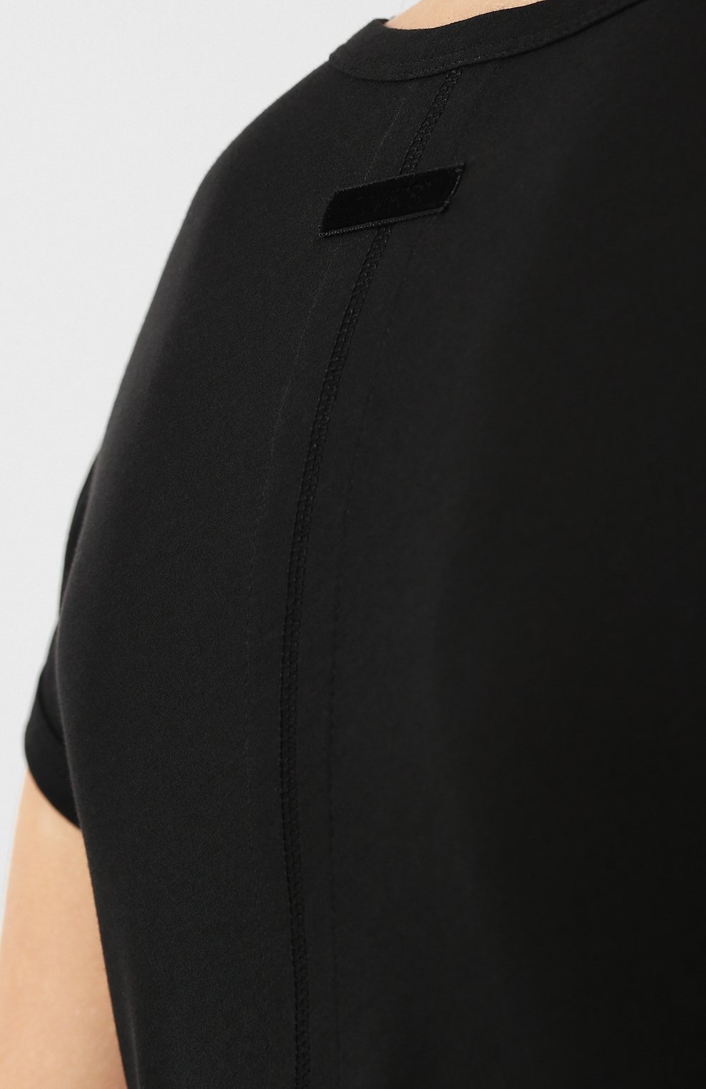 Хлопковая футболка TOM FORD черного цвета по цене 45300 руб., арт. TSJ295-FAX262, фото 5 Хлопковая футболка TOM FORD, арт. TSJ295-FAX262, фото 5
