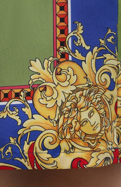 Шелковые шорты VERSACE синего цвета по цене 64550 руб., арт. 1001526/1A00735, фото 5 Шелковые шорты VERSACE, арт. 1001526/1A00735, фото 5