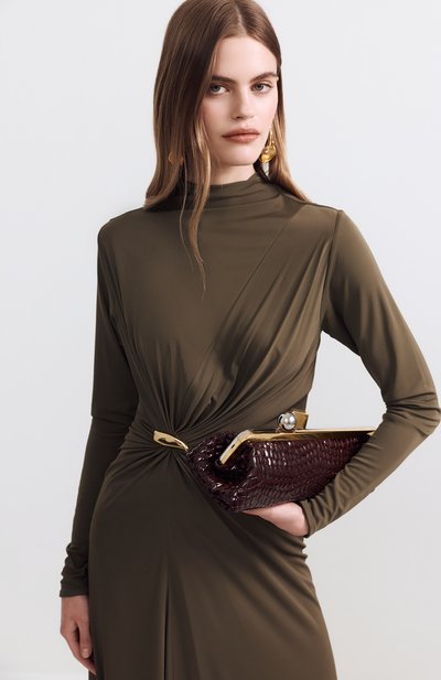 Серьги CHLOÉ золотого цвета по цене 89950 руб., арт. CH26SJE18PIN 9CO, фото 4 Серьги CHLOÉ, арт. CH26SJE18PIN 9CO, фото 4