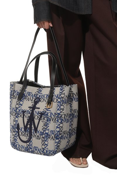 Сумка-тоут belt JW ANDERSON синего цвета по цене 82900 руб., арт. HB0470FA0137, фото 2 Сумка-тоут belt JW ANDERSON, арт. HB0470FA0137, фото 2